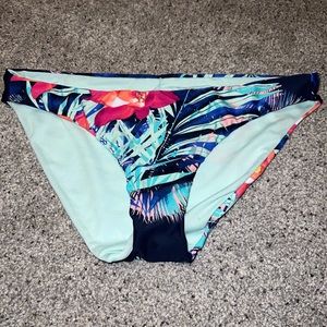 Hawaiian Print Bikini Bottoms Size:M